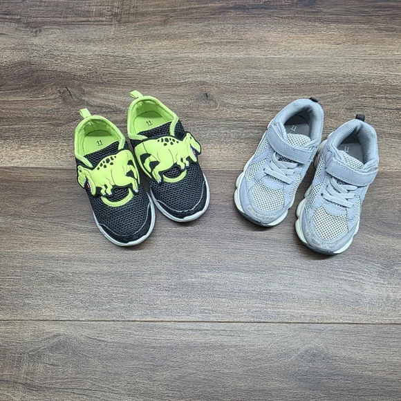 Bundle of Carters Toddler Boy Dinosaur/Gray Shoes SIZE: 11 - Picture 14 of 14